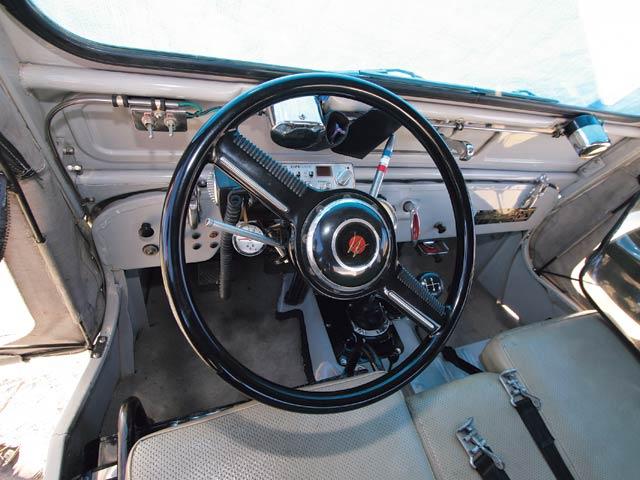 0704_4wd_19_z1951_willys_jeep_cj3dashboa-1.jpg