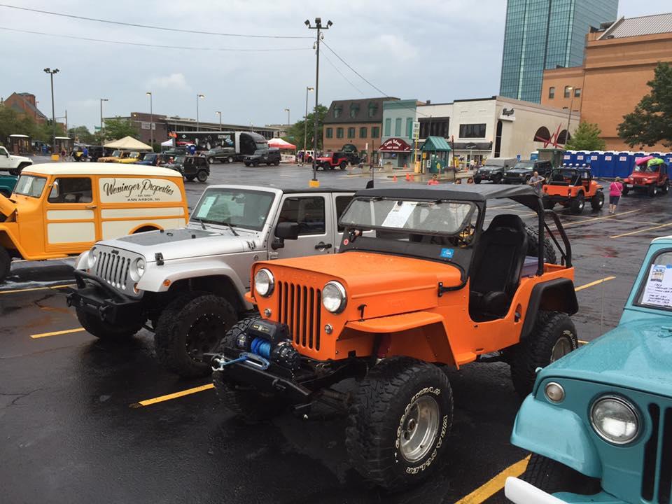 2016toledojeepfestbobchristyparade6-1.jpg
